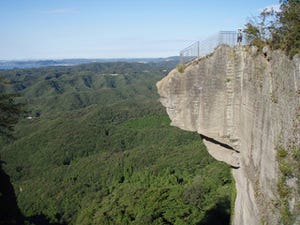 観光で行きたい全国の穴場スポット 第36回 千葉県鋸南町と富津市にまたがる、地獄を覗きみられる「鋸山」