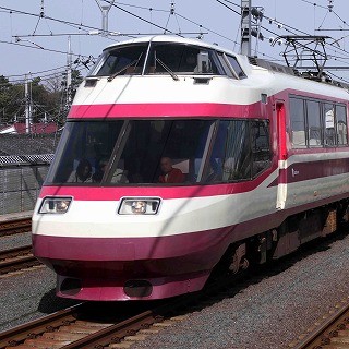 鉄道トリビア 第139回 引退直前の小田急ロマンスカー10000形、車体が短いのはなぜ?