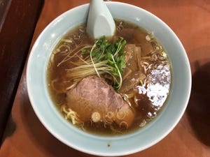 井手隊長の700円以下で旨いラーメンが食べたい!! 第24回 生姜の効いた王道ラーメンが絶品! 神保町の隠れ家的町中華「光華飯店」!