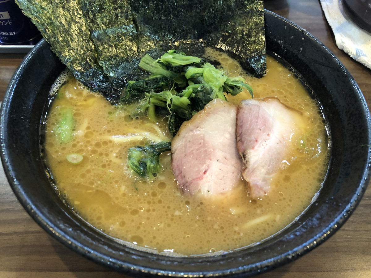 井手隊長の700円以下で旨いラーメンが食べたい!! 第49回 2020年オープンの新店ながら超人気! 神奈川・寒川の横浜家系ラーメン「天王家」!