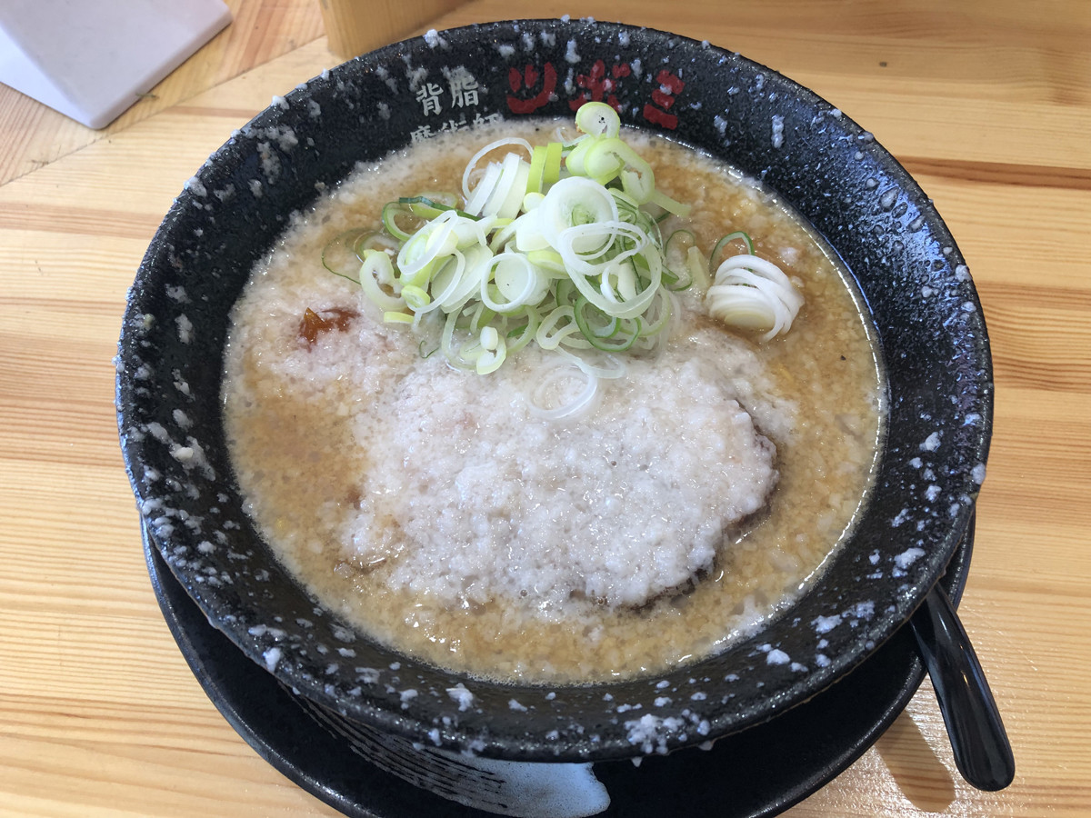 井手隊長の700円以下で旨いラーメンが食べたい!! 第61回 背脂チャッチャ系が再ブームの兆し! 葛飾・金町にできた背脂の魔術師「ツボミ」!