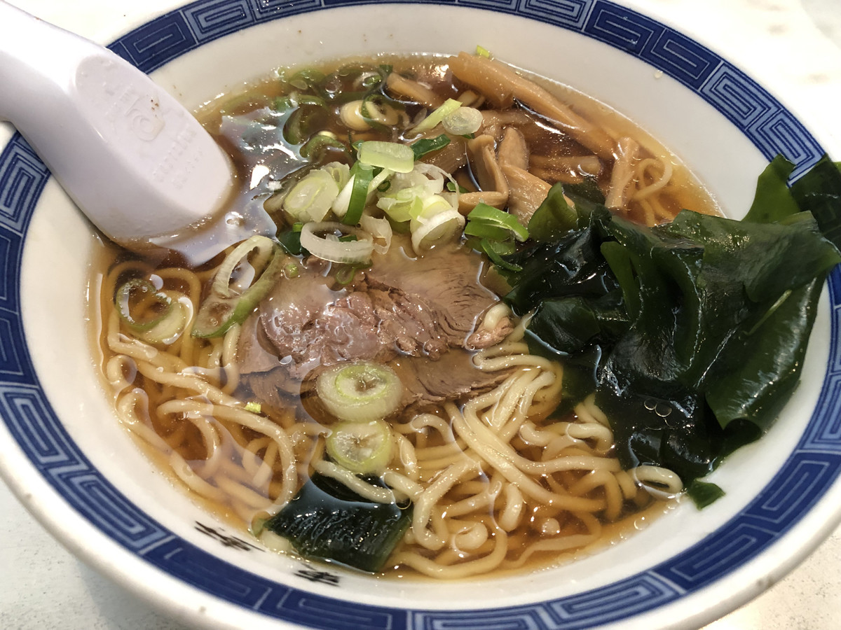 井手隊長の700円以下で旨いラーメンが食べたい!! 第62回 東十条銀座商店街のオアシス的町中華! チャーシューが絶品なラーメン「あづま軒」