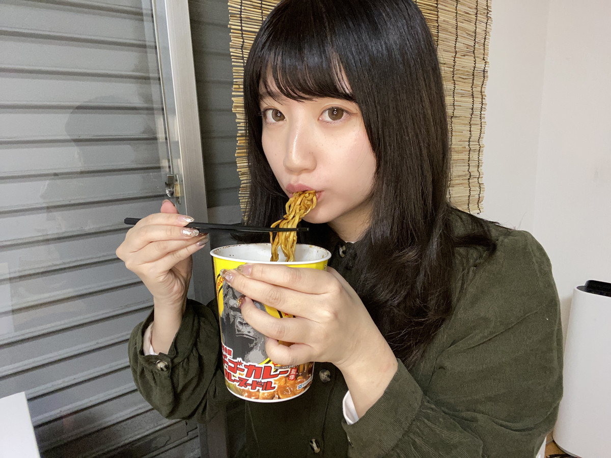 ネオ無職女子のラーメン備忘録 第35回 あのゴリラがカップ麺として舞い降りた、ゴーゴーカレーヌードル!