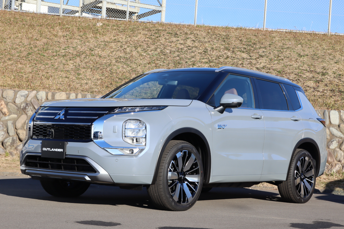 三菱自動車「アウトランダーPHEV」(大幅改良モデル)