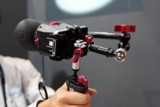 一眼レフカメラやiPhoneをビデオカメラに変えるサポートシステム「Zacuto」