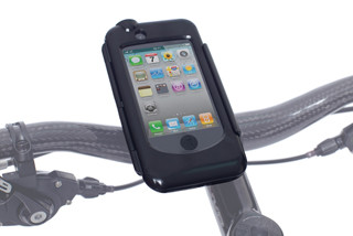 自転車のハンドルバーにiPhoneを-「BioLogic Bike Mount for iPhone 4」