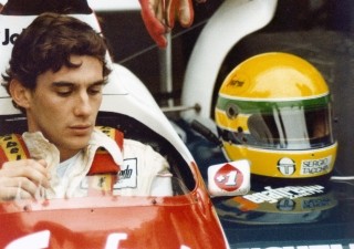 最速F1ドライバー アイルトン・セナの実像を貴重映像で描いた記録映画