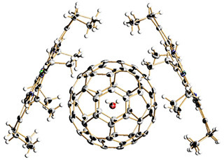 京大、フラーレン内部に1個の水分子を閉じ込めることに成功