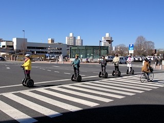 つくば市、人が搭乗したモビリティロボットでの横断歩道走行実験を開始