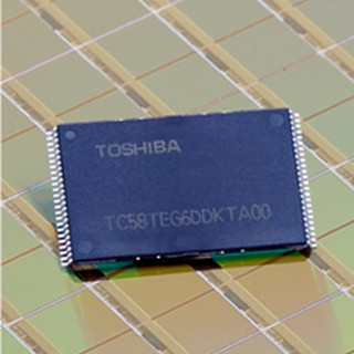 東芝、19nm 第2世代プロセスを用いた2ビット/セルの64GビットNANDを開発