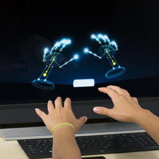 空中でPC操作が可能な新デバイス「Leap Motion Controller」国内販売開始