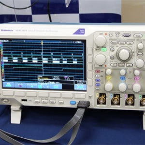 最小構成は40万円未満-テクトロ、スペアナなど6機能を統合したオシロを発表