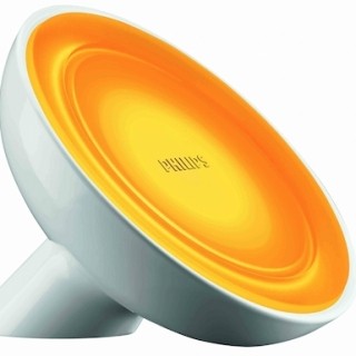 スマホ連携のLED照明「Philips hue」に新モデル2種-貼って使うリボン型など