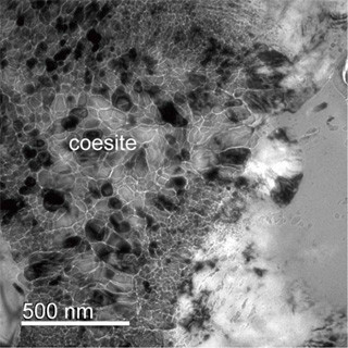 東北大など、小惑星由来の隕石からSiO2の高圧鉱物などを発見