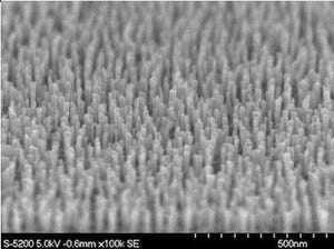 東北大、3次元量子ドット構造を用いたLEDの作製・発光を実現