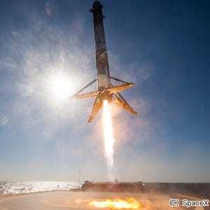 イーロン・マスクとジェフ・ベゾスの再使用ロケット対決、勝つのはどちらか