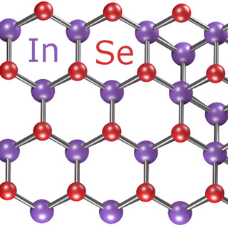 新しい二次元半導体セレン化インジウムを開発 - マンチェスター大など