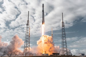 Space BD、SpaceXのFalcon9ロケットを活用した衛星打ち上げサービスを開始