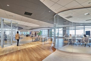 NTT Com、東京大手町にワークプレイス「OPEN HUB Park」開設