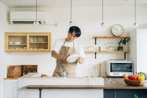 在宅勤務時の昼休み「出社時よりも疲れる」が49.4%、「休めない休憩時間」の実態が判明