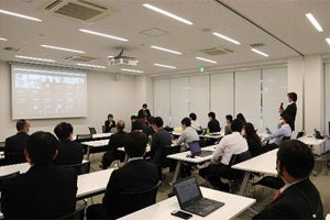 ソフトバンクら17者、聞こえない人のコミュニケーション支援する協議会