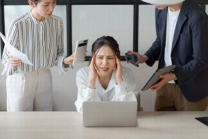 職場の人間関係は62点、不満の対象は「上司」が圧倒的