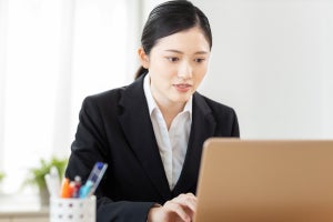 2023年入社予定の新社会人、半数以上が「出社したい」 その理由は? 