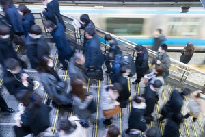 現在テレワークの制度がある会社は何割? 地域間で大きな差が