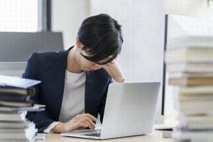 リスキリングに挫折した人の半数は「時間がなかった」、「義務感を感じた」の声も