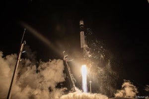 アストロスケールが商業デブリ除去実証衛星「ADRAS-J」を打ち上げ、軌道投入に成功