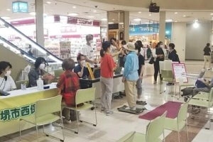 シャープら、大阪府堺市で転倒リスク計測や継続的トレーニングによる改善効果を検証