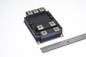 三菱電機、耐電圧3.3kVのSBD内蔵SiC-MOSFETモジュールに400Aと200Aタイプを追加