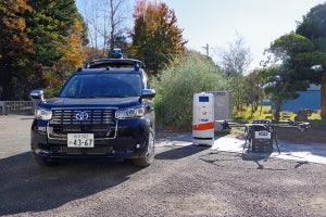 KDDIが山間部への物資配送を効率化、千葉県でロボット・自動運転車・ドローンが連携