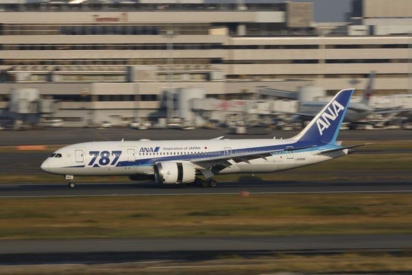 航空機の技術とメカニズムの裏側 第207回 さようなら、ANA「787」ロゴ機！航空機の外部塗装(1)塗装の基本